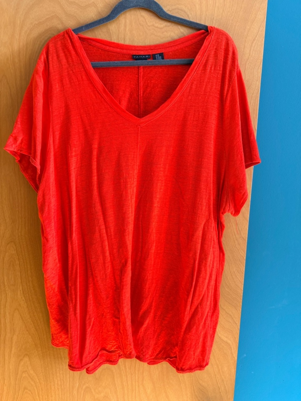 Tahari V-Neck Short Sleeve Top — Red 🍅